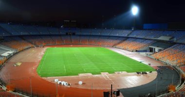 شاهد تطوير أرضية استاد القاهرة استعدادا لأمم أفريقيا 2019