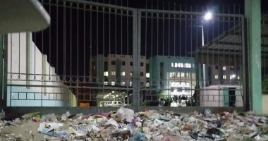 سور مستشفى كبد المحلة يتحول لمقلب قمامة