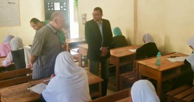 صور.. مدير "صحة شمال سيناء" يتفقد لجان امتحانات التمريض