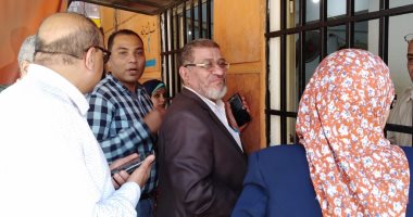 صور.. لحل مشاكل المواطنين .. لجان تموين الإسكندرية تفاجئ موظفى مكاتب التموين 