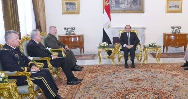 السيسي يؤكد لقائد القيادة المركزية الأمريكية أهمية العلاقات الاستراتيجية مع واشنطن
