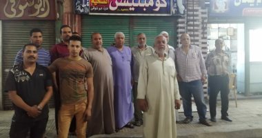 أصحاب الأكشاك ببنى سويف يستغيثون لرفع سعر حق الانتفاع.. والمحافظ: بابى مفتوح