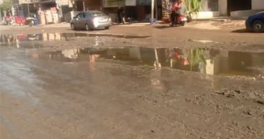 انتشار مياه المجارى بشوارع طموة بالجيزة.. والأهالى يستغيثون