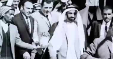 فيديو تاريخى من 50 عاما.. الشيخ زايد آل نهيان يشارك فى احتفالات الطلاب 