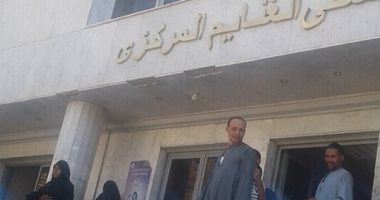 مرضى الفشل الكلوى يشكون تعطل فلتر الماكينة فى مستشفى الغنايم بأسيوط