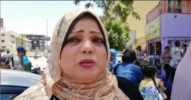 والدة طالبة بالثانوية فى الفيوم باكية: "يجب معاقبة من سرب امتحان الإنجليزى"
