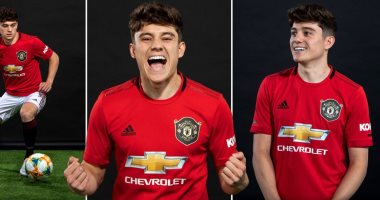 دانيال جيمس يظهر بقميص مانشستر يونايتد لأول مرة.. صور
