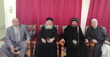 راعى كنيسة الوادى الجديد يتبرع بأول صك أضحية.. والأوقاف: نسيج وطنى واحد