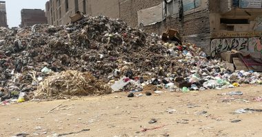 انتشار القمامة خلف حديقة بدر بجسر السويس تؤرق الاهالى