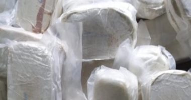 حبس عاطلين ضبط بحوزتهما كيلو حشيش قبل بيعه على عملائهم بالمقطم