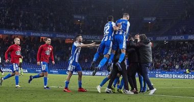 ديبورتيفو لاكورونيا يقترب من العودة للدوري الإسباني على حساب مالاجا
