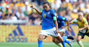 مارتا نجمة منتخب البرازيل تحقق إنجازا تاريخيا فى كأس العالم للسيدات.. فيديو