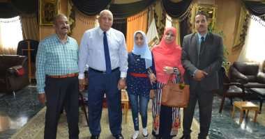 صور .. محافظ الوادى الجديد يكرم أوائل الشهادتين الابتدائية والاعدادية الأزهرية 
