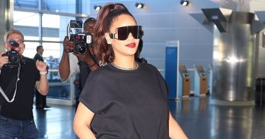 صور.. الأسود يليق بك.. ريهانا بملابس سوداء لليوم الثانى على التوالى