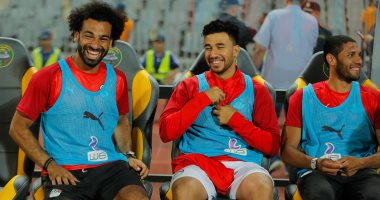 فيديو .. محمد صلاح يحتفل بهدف مروان محسن  بـ" كباية شاى "