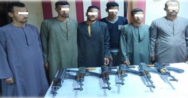 ضبط 6 أشخاص بحوزتهم 6 بنادق ألية آثناء مشاجرة بقنا