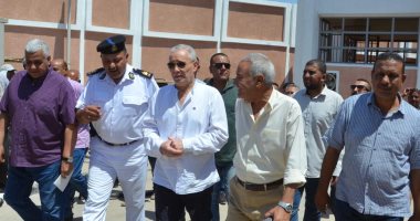 فيديو وصور.. محافظ الأقصر يقود جولات علي المشروعات الجديدة بمدينة إسنا ويلتقي المواطنين