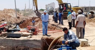 صور.. إزالة 20 تعدى على خط المياه والاستجابة لـ115 شكوى لتوصيل المياه بمطروح