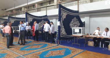 صور.. بدء التصويت فى انتخابات الغرفة التجارية ببورسعيد لاختيار 8 أعضاء