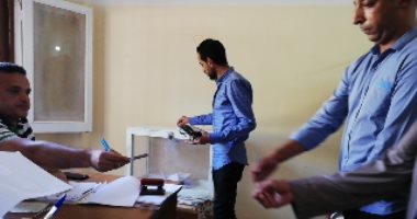 صور.. بدء انتخابات الغرفة التجارية فى لجنتين بالوادى الجديد
