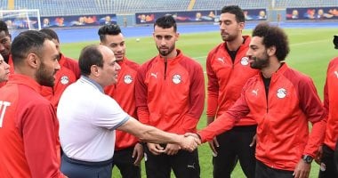 السيسى يزور المنتخب الوطنى ويطالب اللاعبين ببذل أقصى جهد لإسعاد الشعب