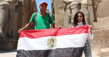 صور.. رحالة مغربى يستمتع بمعابد الأقصر ويتجه للقاهرة لمتابعة كأس أفريقيا