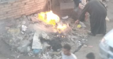 قارئ يشكو انتشار القمامة بشوارع حوش عيسى بالبحيرة