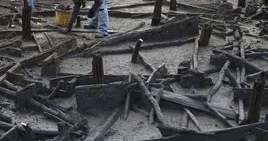 شاهد.. اكتشاف تفاصيل مزرعة بريطانية ترجع للعصر البرونزى دمرتها النيران