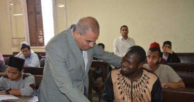 صور.. رئيس جامعة الأزهر يتفقد لجان الامتحانات بفرع الجامعة بالدراسة