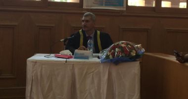 "مسرح يسرى الجندى" يمنح القاص شريف صالح درجة الدكتوراه فى النقد الأدبى