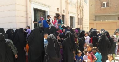 قافلة طبية بسوهاج توقع الكشف على 644 مواطنا بالمجان.. صور