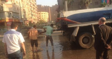 عطل بخط صرف صحى يتسبب فى غرق شوارع حى شرق شبرا الخيمة