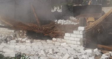 رفع 140 طن قمامة وإزالة 19 حالة تعدٍ على الأراضى الزراعية ببنى سويف