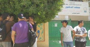 انتهاء امتحان مادة التفسير لطلاب القسم الأدبى بالثانوية الأزهرية