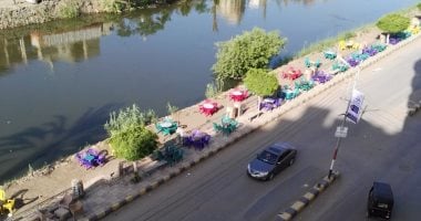 المقاهى بدكرنس تستولى على الممشى الخاص بالمواطنين
