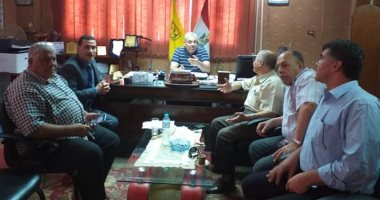 صور.. بعد شكاوى أولياء الأمور.. إنهاء أزمة طوابع التأمين الصحى بالمنوفية