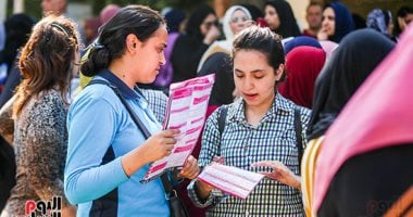 كنترولات الثانوية تتسلم نماذج إجابة الفيزياء والتاريخ لتقدير العينة العشوائية