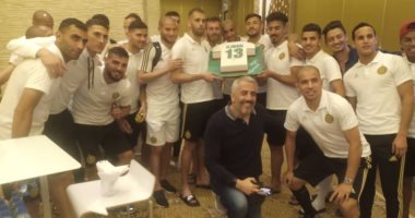 نجوم الجزائر تحتفل بعيد ميلاد إسلام سليمانى الـ31.. فيديو 