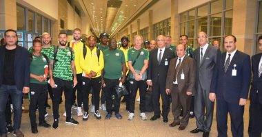صور.. وصول بعثة منتخب جنوب أفريقيا إلى مطار القاهرة