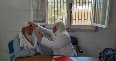 صحة الجيزة تقدم العلاج والكشف المجانى لـ1030 بالواحات البحرية.. صور