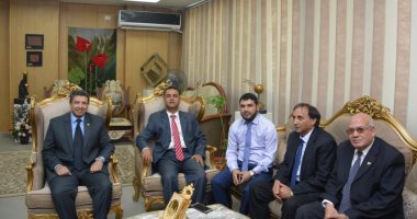 رئيس جامعة دمياط يستقبل نائب الملحق الثقافى الليبى لبحث سبل التعاون 