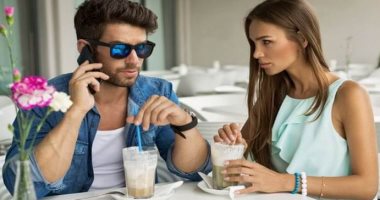 شريك حياتك مغرور وشايف نفسه.. لو بتحبيه اعرفى ازاى تتعاملى معاه