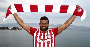 أولمبياكوس اليونانى يضم لاعبًا جزائريًا بديلاً لأحمد حسن كوكا 