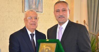 محافظ الإسماعيلية يشهد حفل تكريم المستشار محمود هاني رئيس الإستئناف السابق