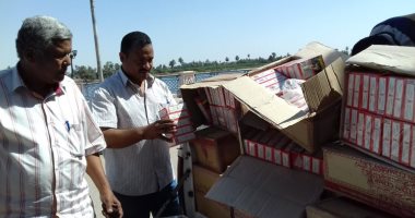 صور.. تموين الأقصر تضبط 500 عبوة معسل منتهية الصلاحية بمدينة أرمنت