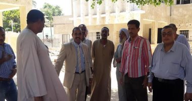 وفد جامعة أسوان يزور قرية المنصورية بمركز دراو لتطوير الخدمات بها