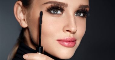 عشان تفضلى دايماً جميلة.. وصفات طبيعية لتكثيف الرموش وتطويلها