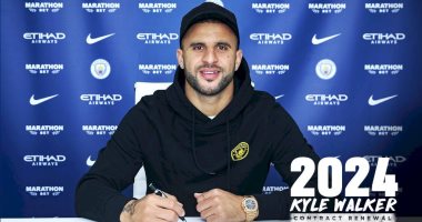 ووكر لاعب مانشستر سيتى يتجاهل الحجر الصحى ويقيم حفلة جنسية بمنزله