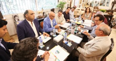 فعاليات اليوم.. توزيع جائزة أحمد شوقى.. وانطلاق مؤسسة فاروق حسنى للثقافة