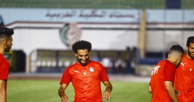صور.. تدريب الفراعنة على ملعب الكلية الحربية استعدادا لزيمبابوى